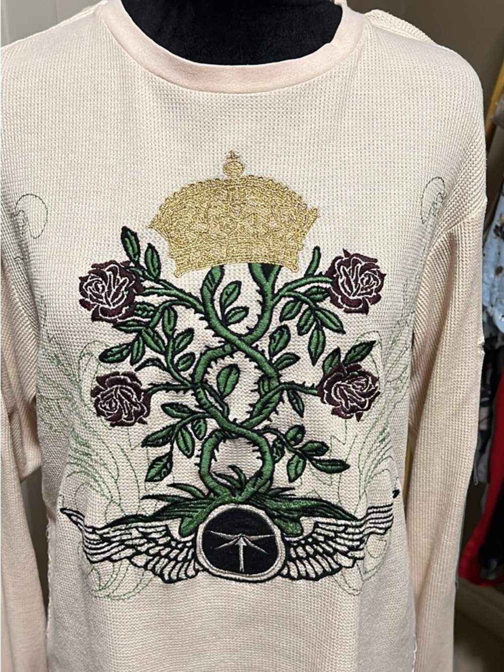 Vintage Women’s Cream Embroidered Crown & Rose Crewneck Sweater